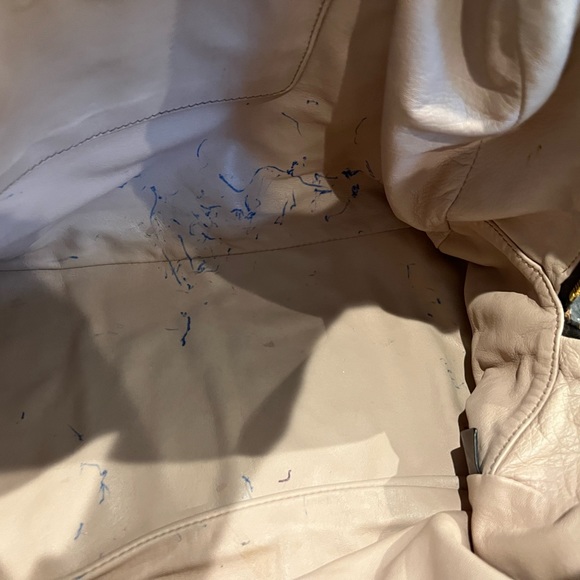 Authentic Prada bag - Picture 7 of 11